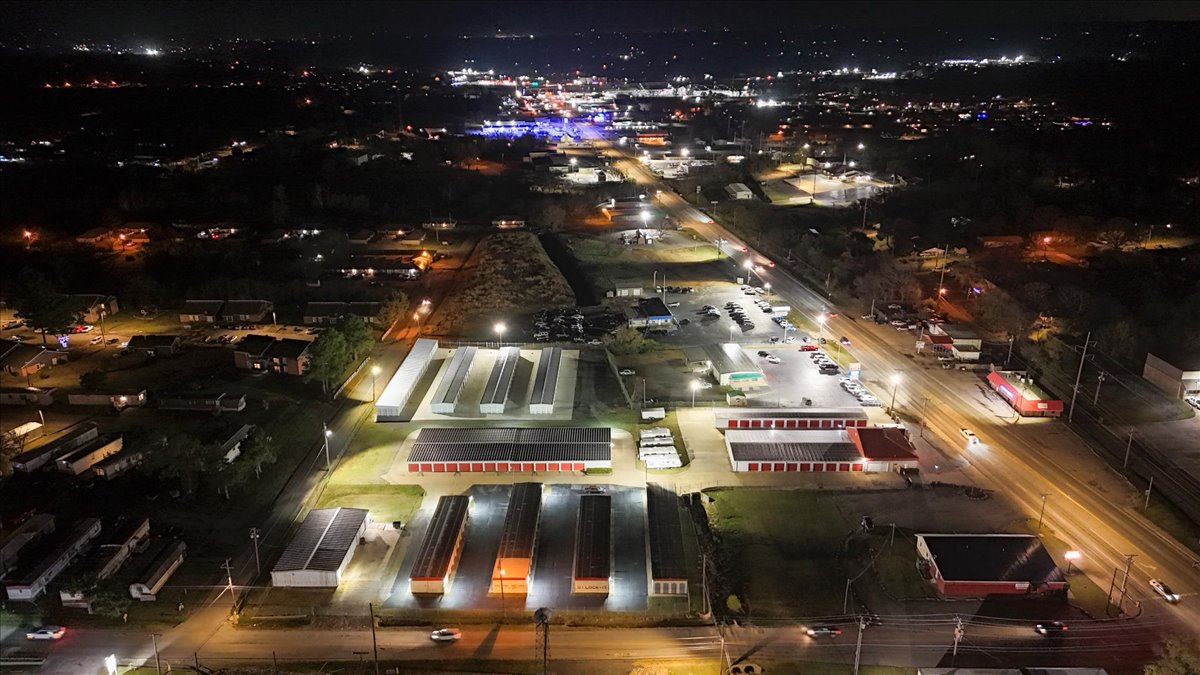 U-Lock-It Poteau evening aerial view 1