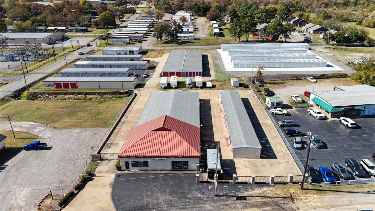 U-Lock-It Poteau aerial view 4